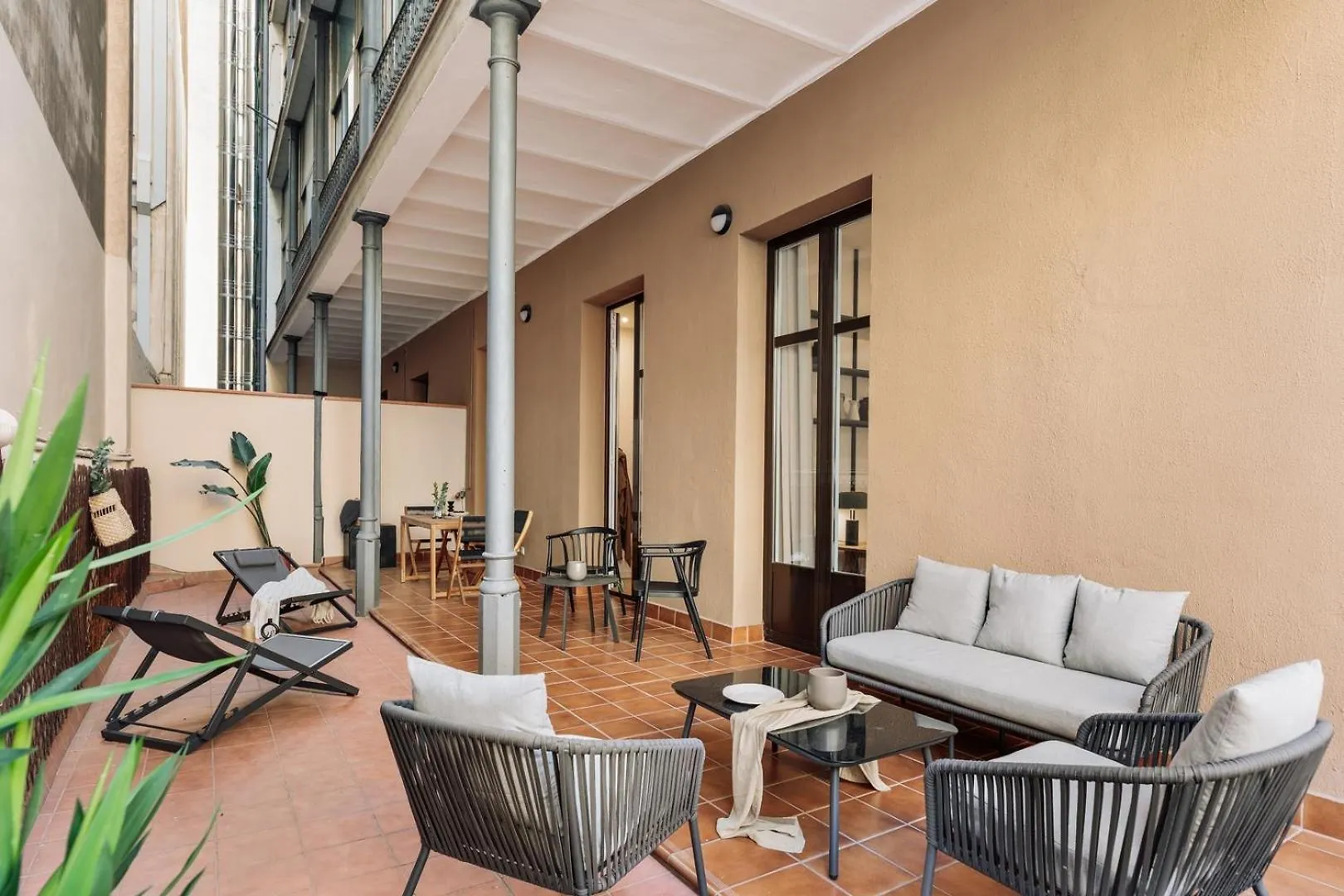 Apartamento Hidiv - 3 Bedrooms And Terrace In Eixample Dreta Barcelona