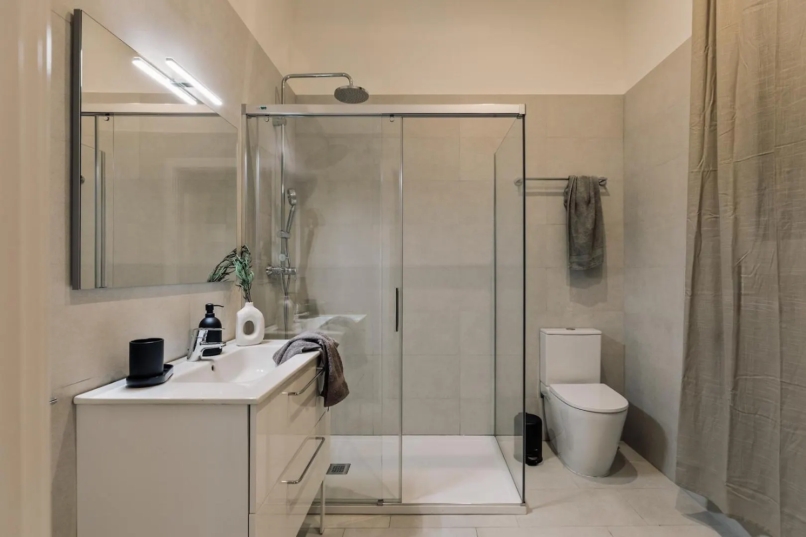 Apartamento Hidiv - 3 Bedrooms And Terrace In Eixample Dreta Barcelona