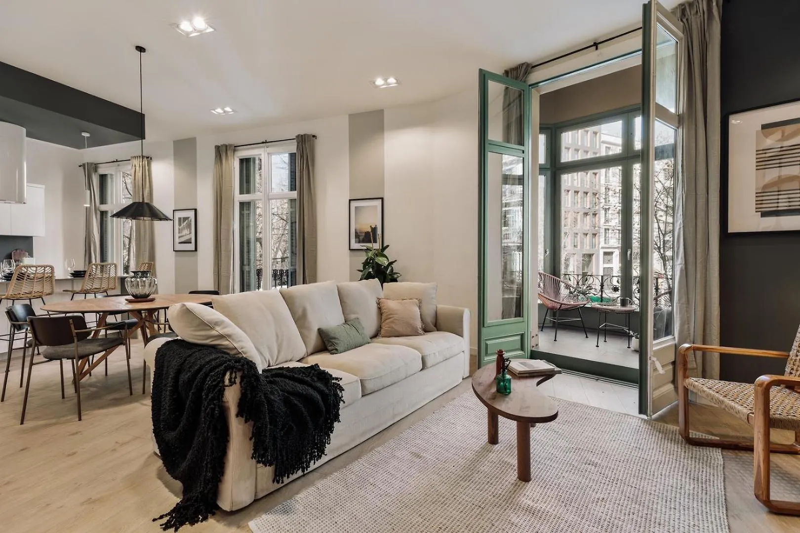 Hidiv - 3 Bedrooms And Terrace In Eixample Dreta Barcelona
