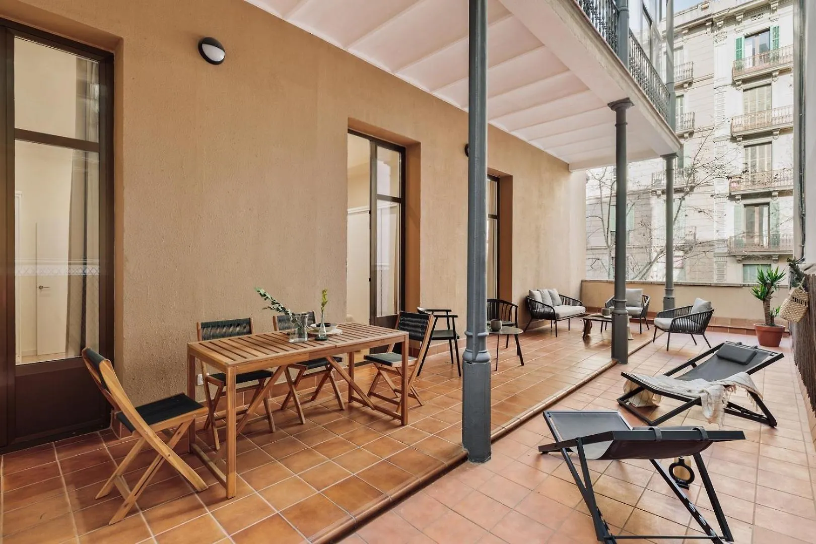 Hidiv - 3 Bedrooms And Terrace In Eixample Dreta Barcelona